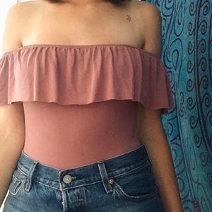 Off shoulder pink body suit⭐️